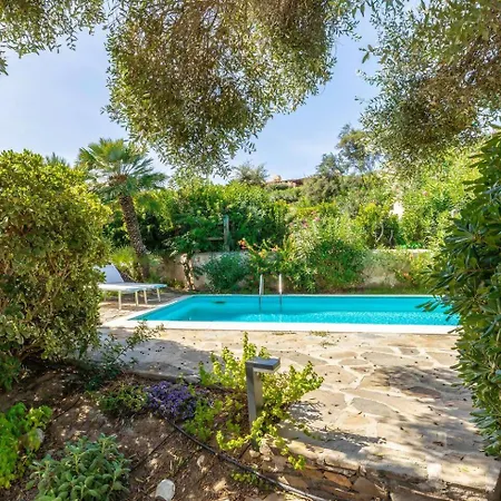Ivana - Piscina Privata Stintino